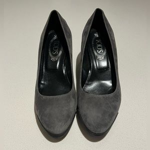 🌟🌟NWT🌟🌟Tod’s Woman’s Authentic Gray Suede Round Toe Pumps in Box Size 38.5